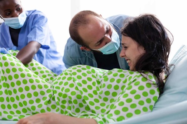 Comment reconnaitre et comprendre les signes qui annoncent l'accouchement ?