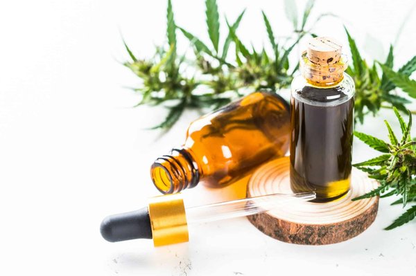 Consommer du chanvre au volant : Est-ce illégal ?